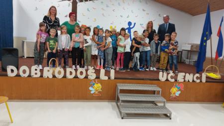 prvi šolski dan1. b_skupinska